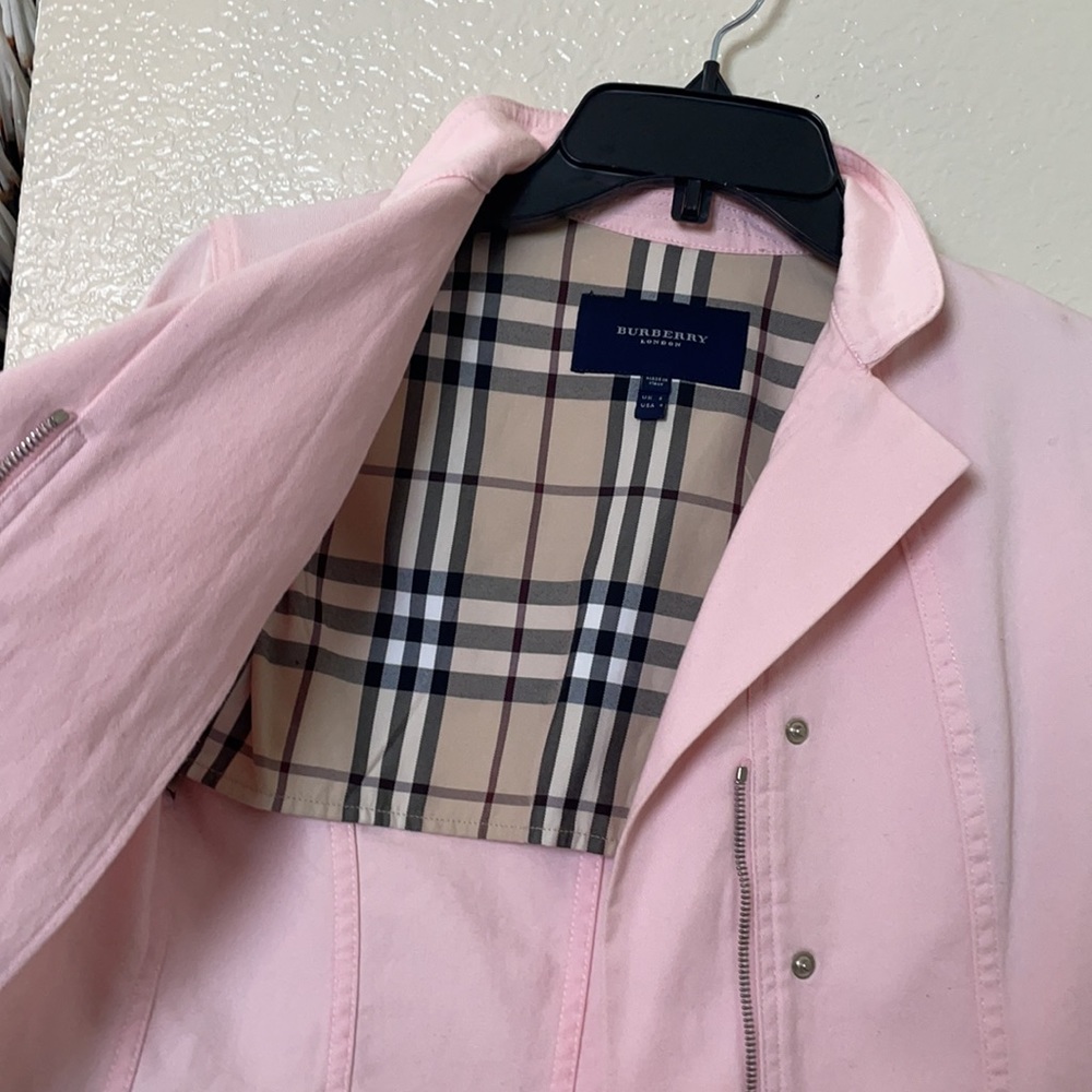 Burberry - Picture 7 of 9